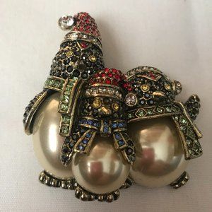 NWOT Heidi Daus "Snow Day" Penguin Family Christmas Crystal Brooch